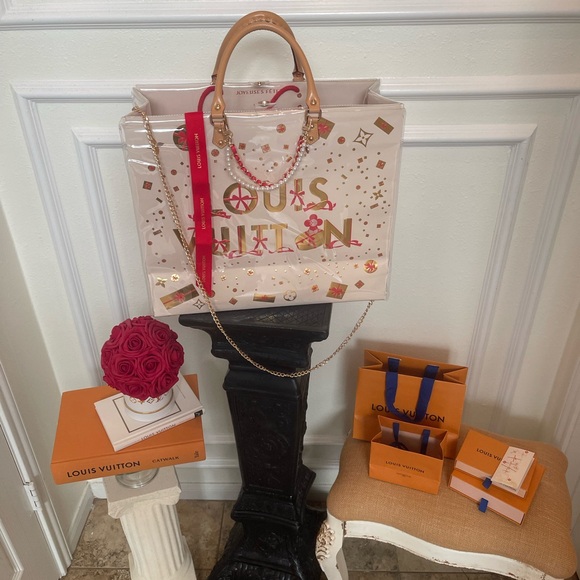 Large Louis Vuitton Holiday Edition PVC Tote - Picture 8 of 16